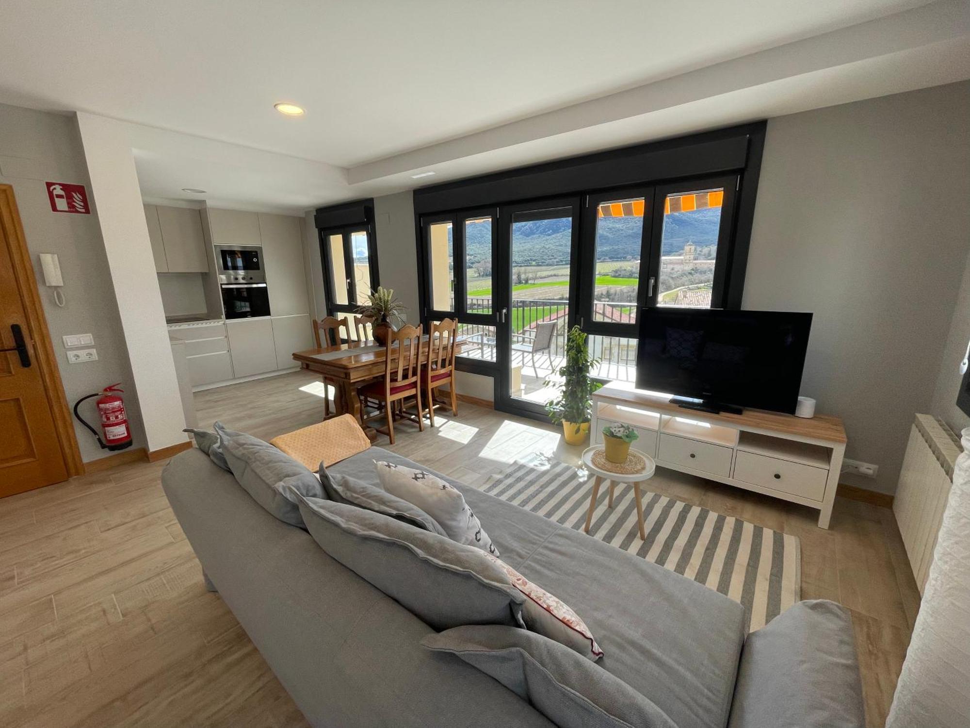 Apartamentos Montejurra Ayegui Dış mekan fotoğraf