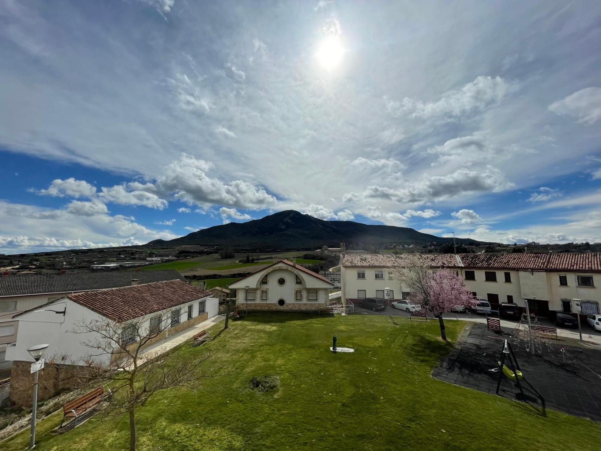 Apartamentos Montejurra Ayegui Dış mekan fotoğraf